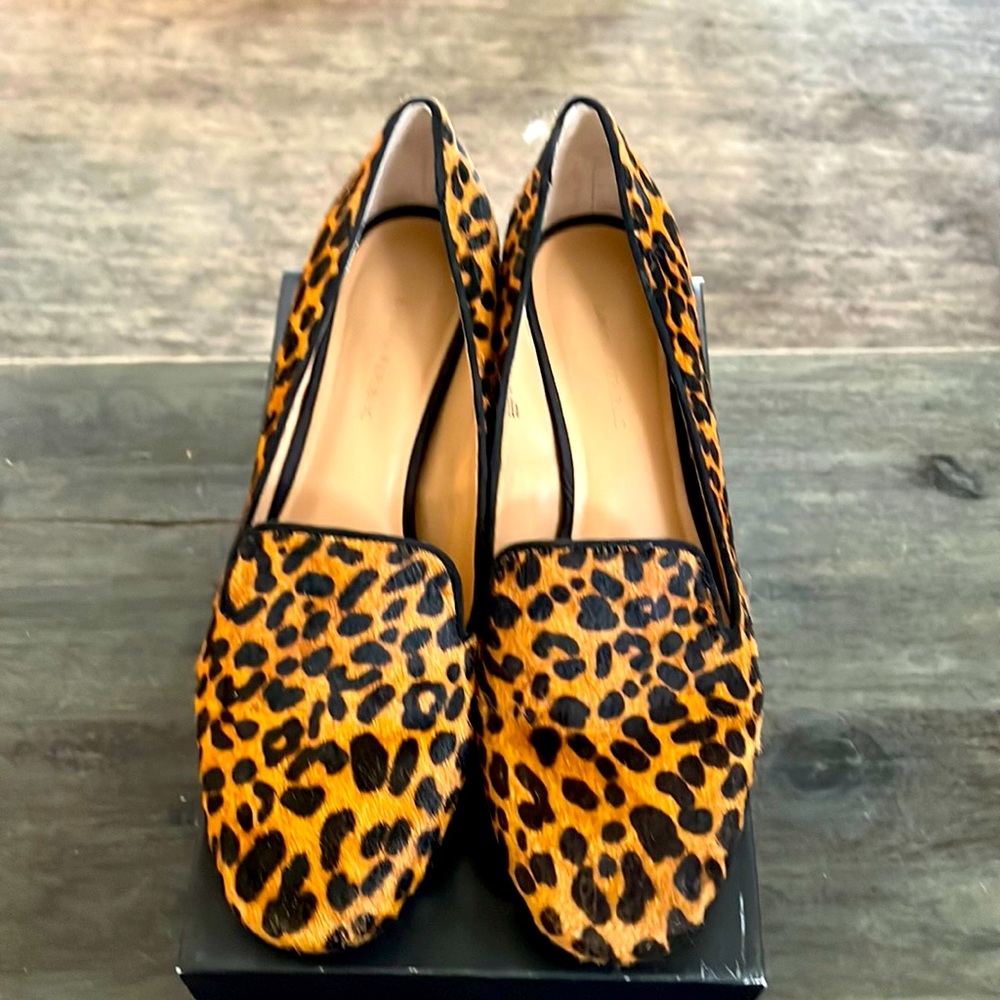 Banana Republic leather calf cheetah print size 9  1/2. Barely worn.